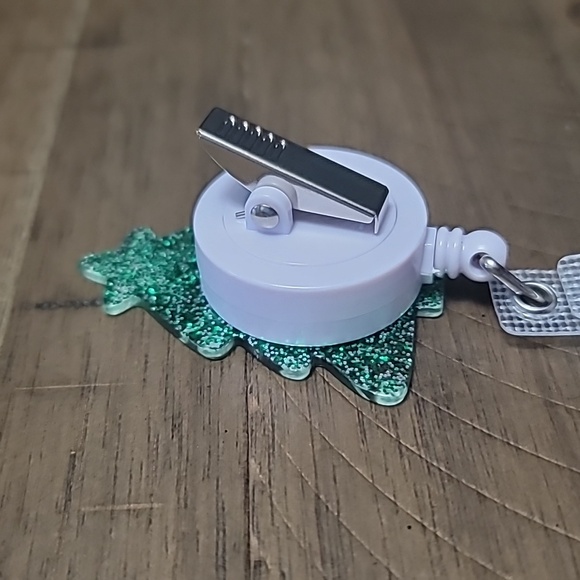Holiday tree wearing glasses badge reel - Picture 6 of 6